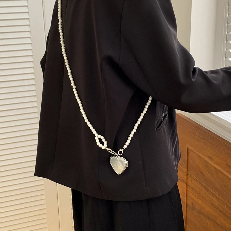 2024 Fashion Heart shaped Pendant Decorative Bags for Women Cute Mirror Chain Crossbody Bag Designer Dinner Bag