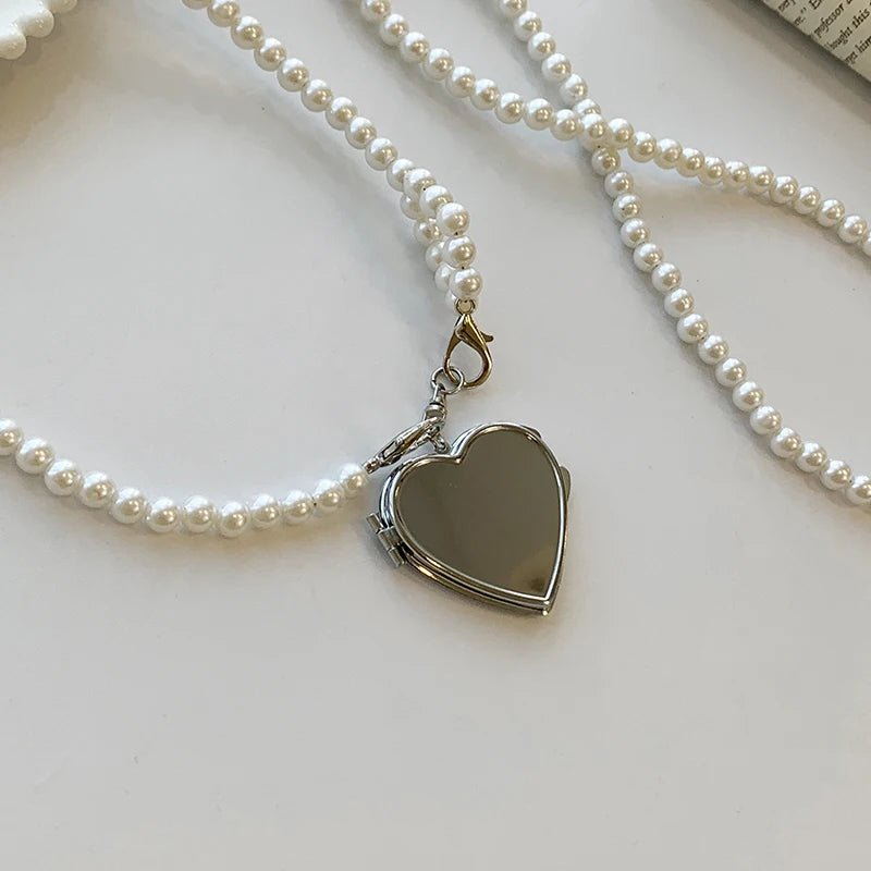 2024 Fashion Heart shaped Pendant Decorative Bags for Women Cute Mirror Chain Crossbody Bag Designer Dinner Bag