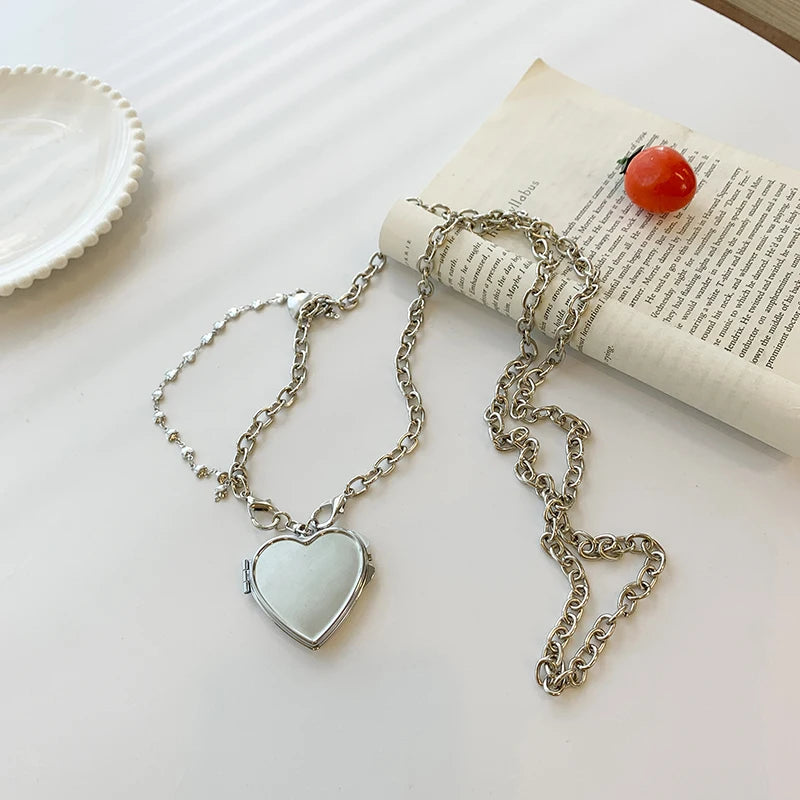 2024 Fashion Heart shaped Pendant Decorative Bags for Women Cute Mirror Chain Crossbody Bag Designer Dinner Bag