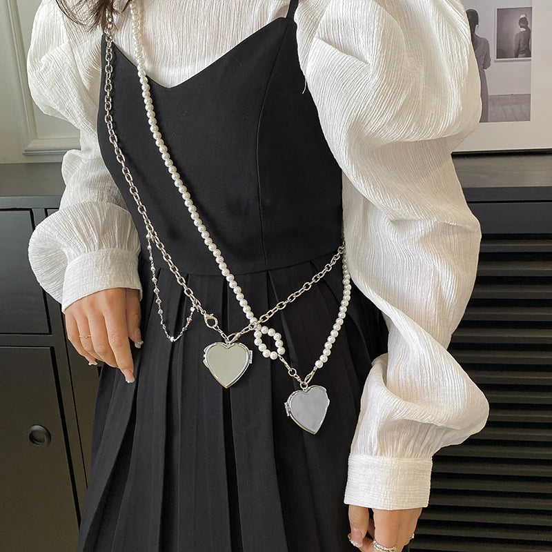 2024 Fashion Heart shaped Pendant Decorative Bags for Women Cute Mirror Chain Crossbody Bag Designer Dinner Bag