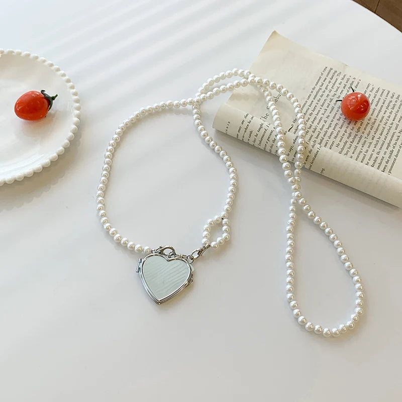 2024 Fashion Heart shaped Pendant Decorative Bags for Women Cute Mirror Chain Crossbody Bag Designer Dinner Bag