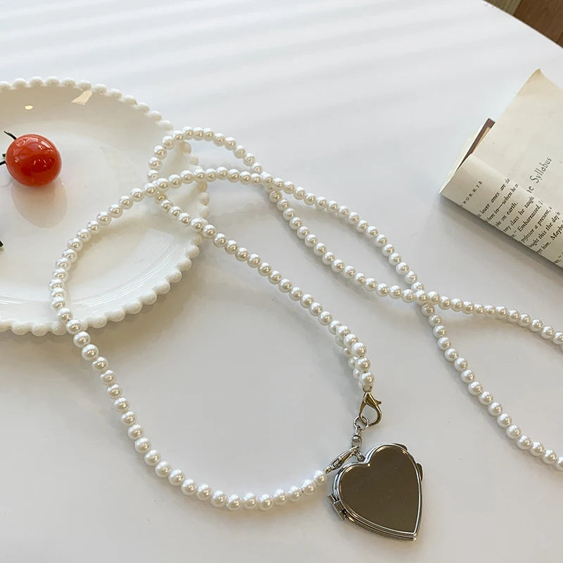 2024 Fashion Heart shaped Pendant Decorative Bags for Women Cute Mirror Chain Crossbody Bag Designer Dinner Bag