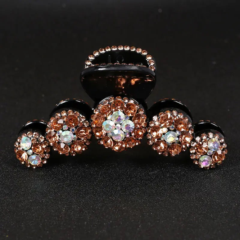 Vintage Bee Hair Claws Jewelry For Women Baroque Luxury Metal Bee Headdress Handmade Hair Claws Accessories Hairpins Wholesale